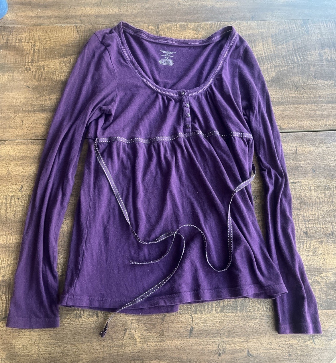 Vintage Y2K American Eagle Bella Swan Purple Babydoll Tie Back Henley Top Large