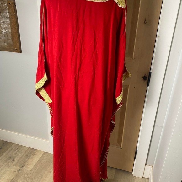 ✨ 1960s Red & Gold Embroidered Kaftan – One Size (Bohemian Vintage