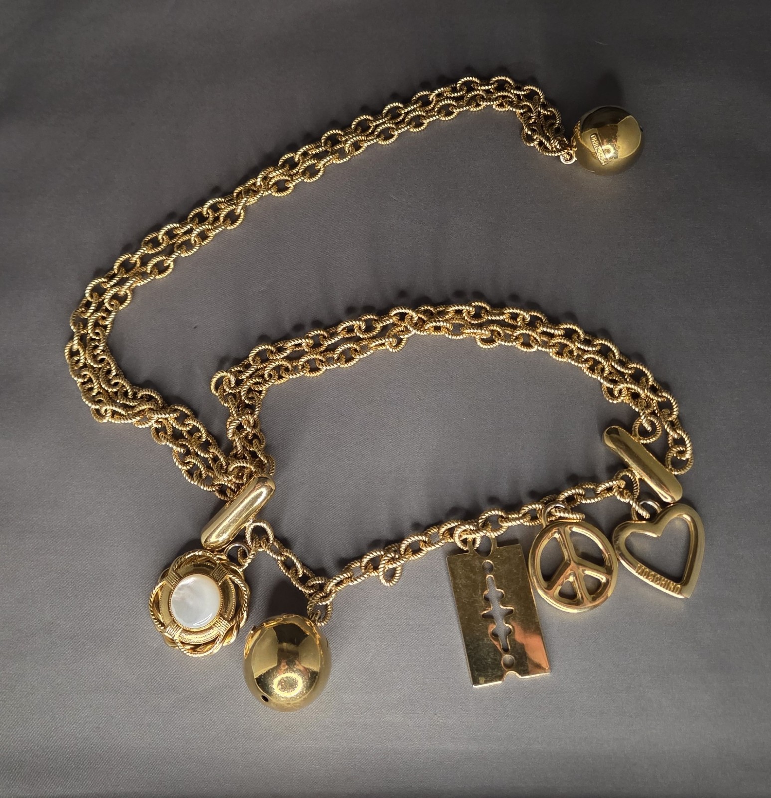 MOSCHINO By REDWALL GOLD CHARM BELT/ NECKLACE CHUNKY & BEAUTIFUL