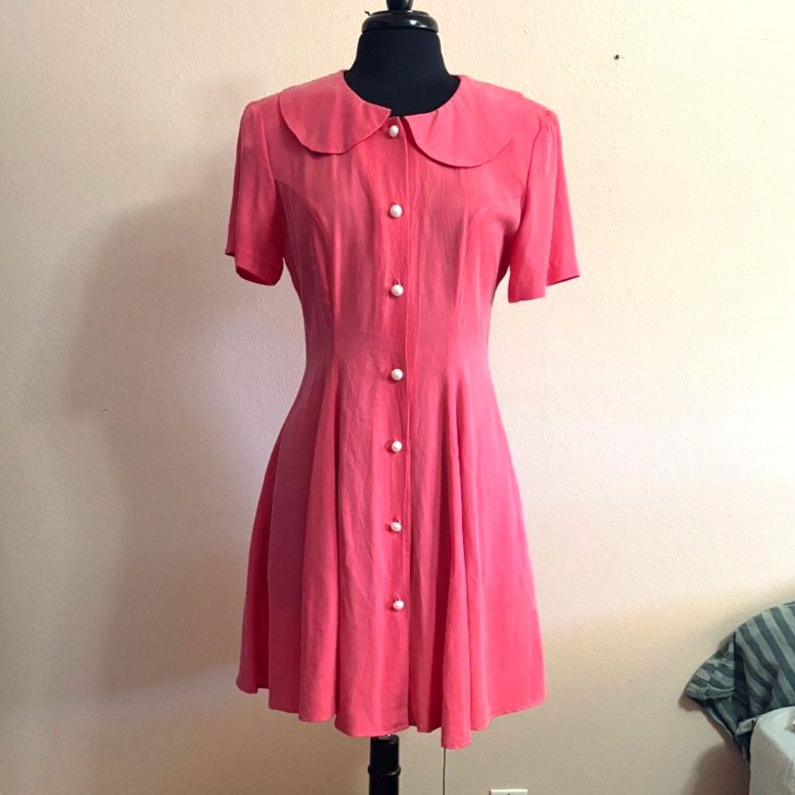 Coral Fit-and-Flare Mini Dress Peter Pan Colar Pearl 90s 50s Vtg Medium