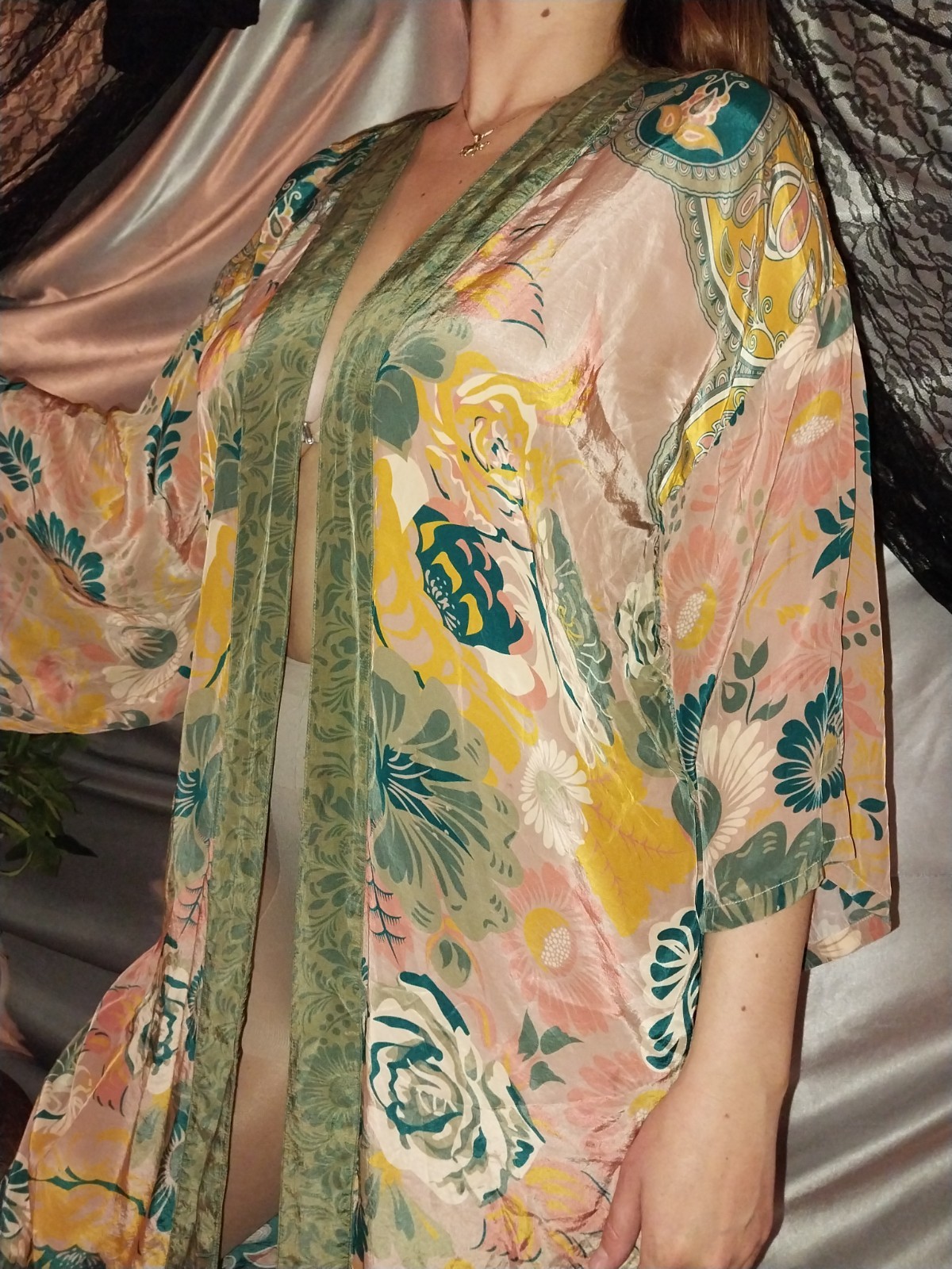 VTG SATIN VISCOSE FLORAL BOHO IMPORT ROBE LINGERIE HIPPY 54″ osfm