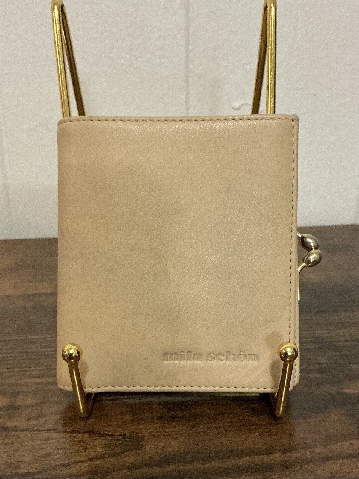 A Rae vintage Mila Schön beige leather bifold gold-tone kiss lock wallet