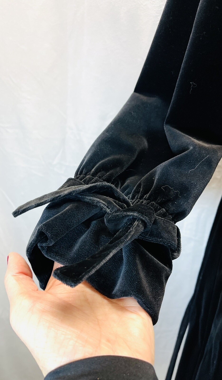 Vintage Women’s Black Velvet Coat-Surrey Classics Canada SIZE Medium