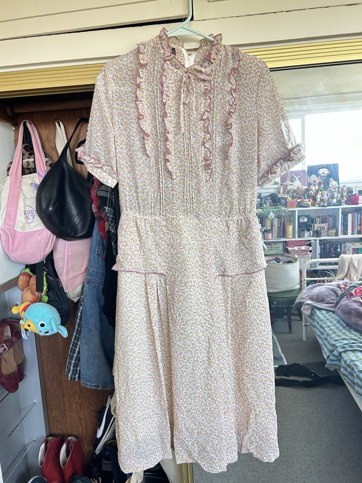 Vintage 80s frilly floral dress