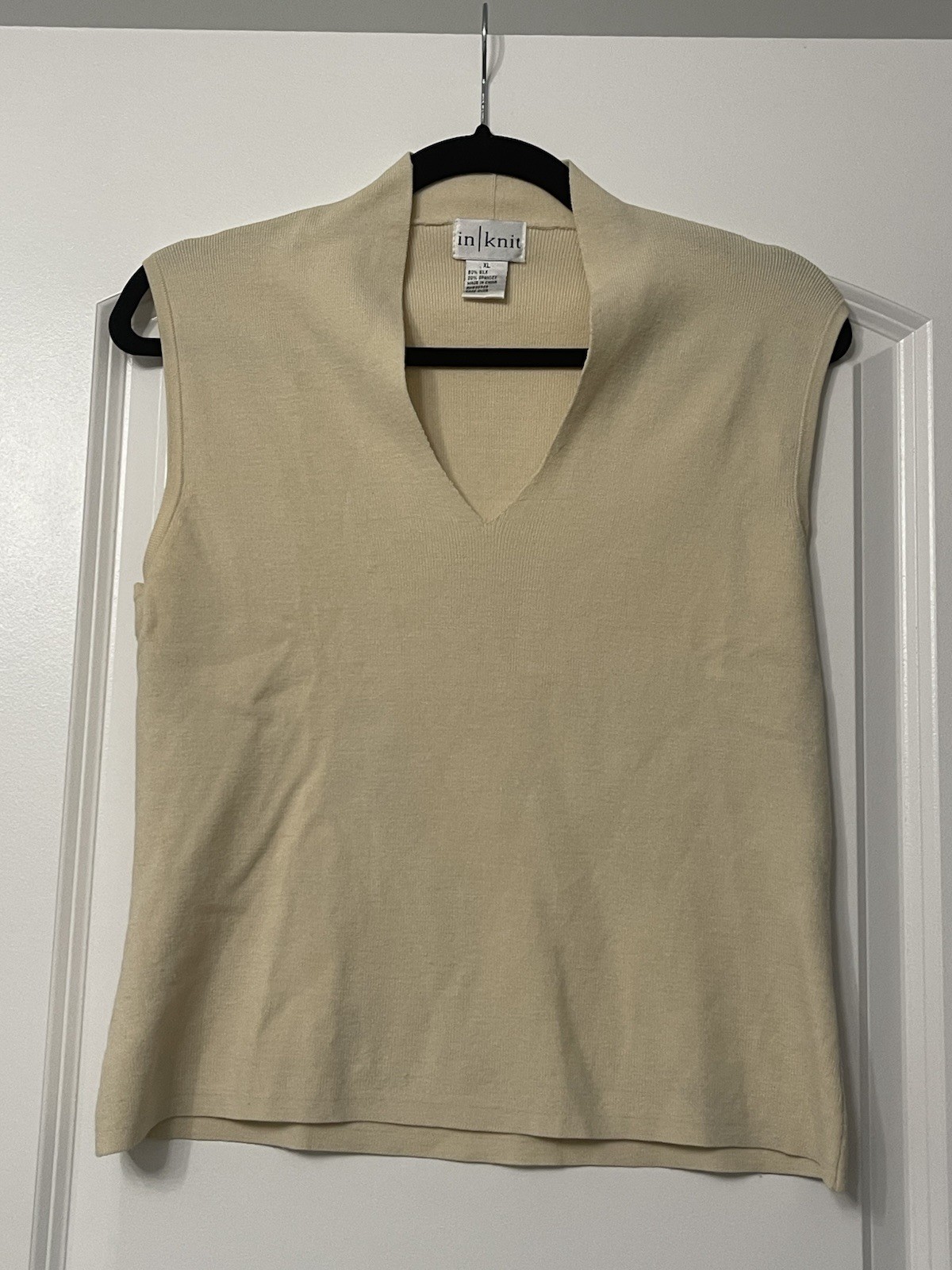 Vintage 90s-2000s, In-Knit 80% Silk V-Neck Knit Top Sweater Ivory Cream XL