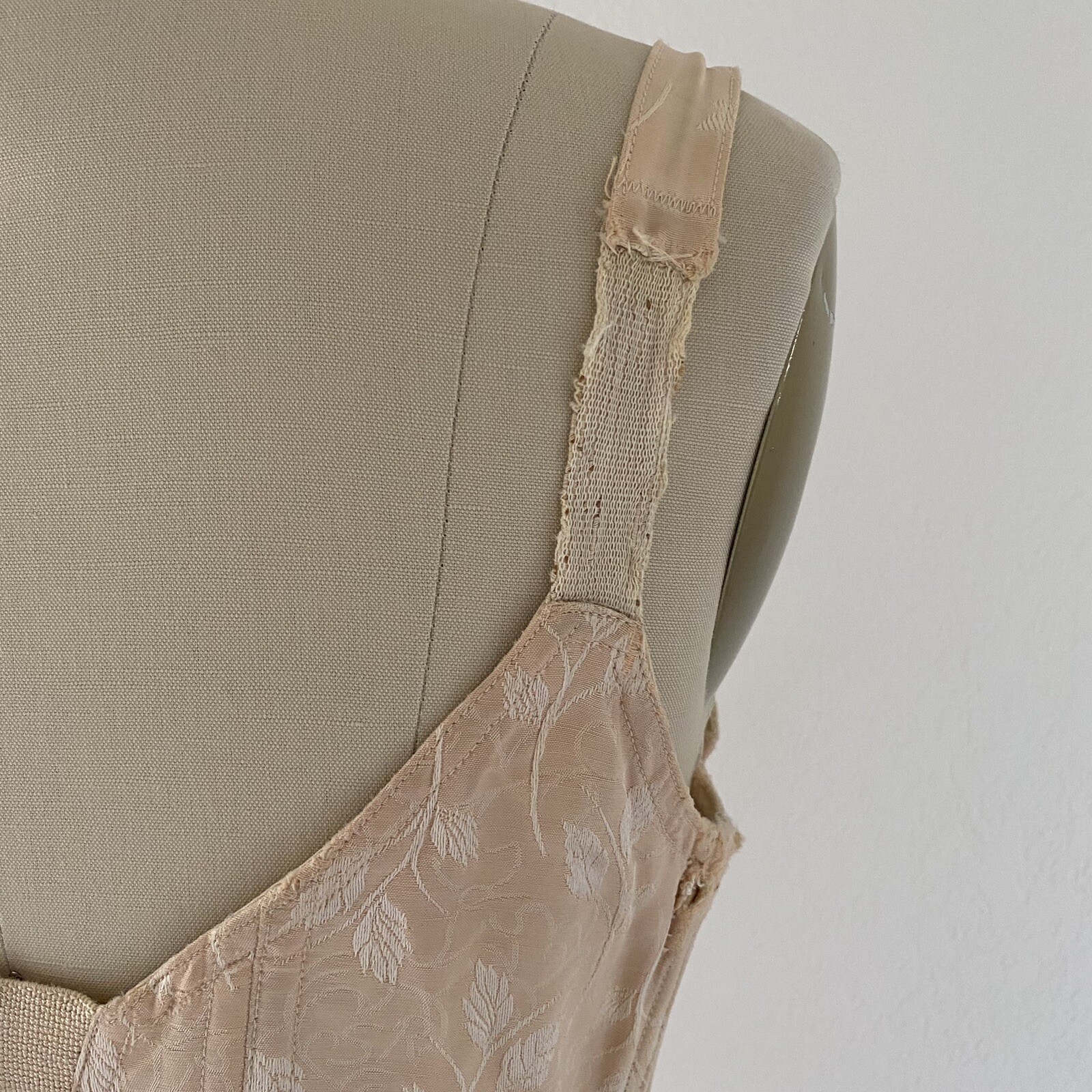 READ Vtg Corset Girdle with Garters Open Bottom DAMAGED