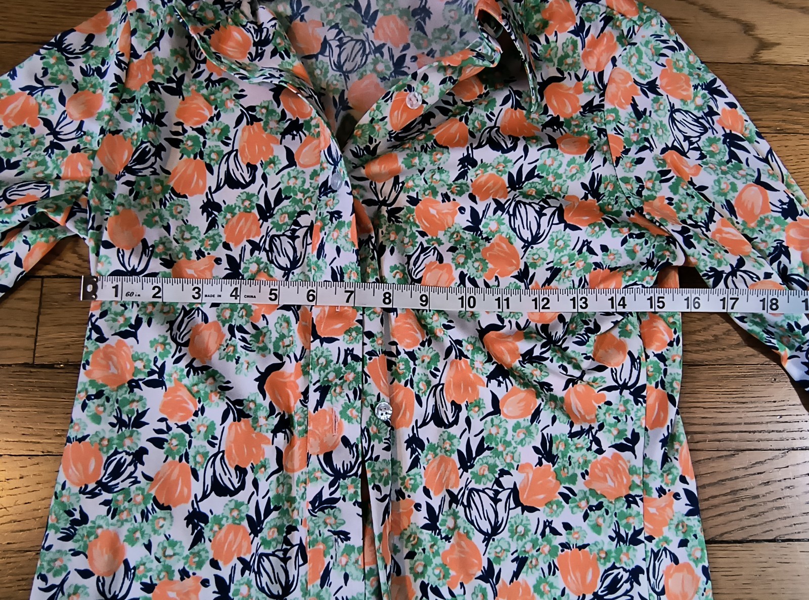 Women’s vintage Hooper blouse, delightful tulip print, made British Hong King