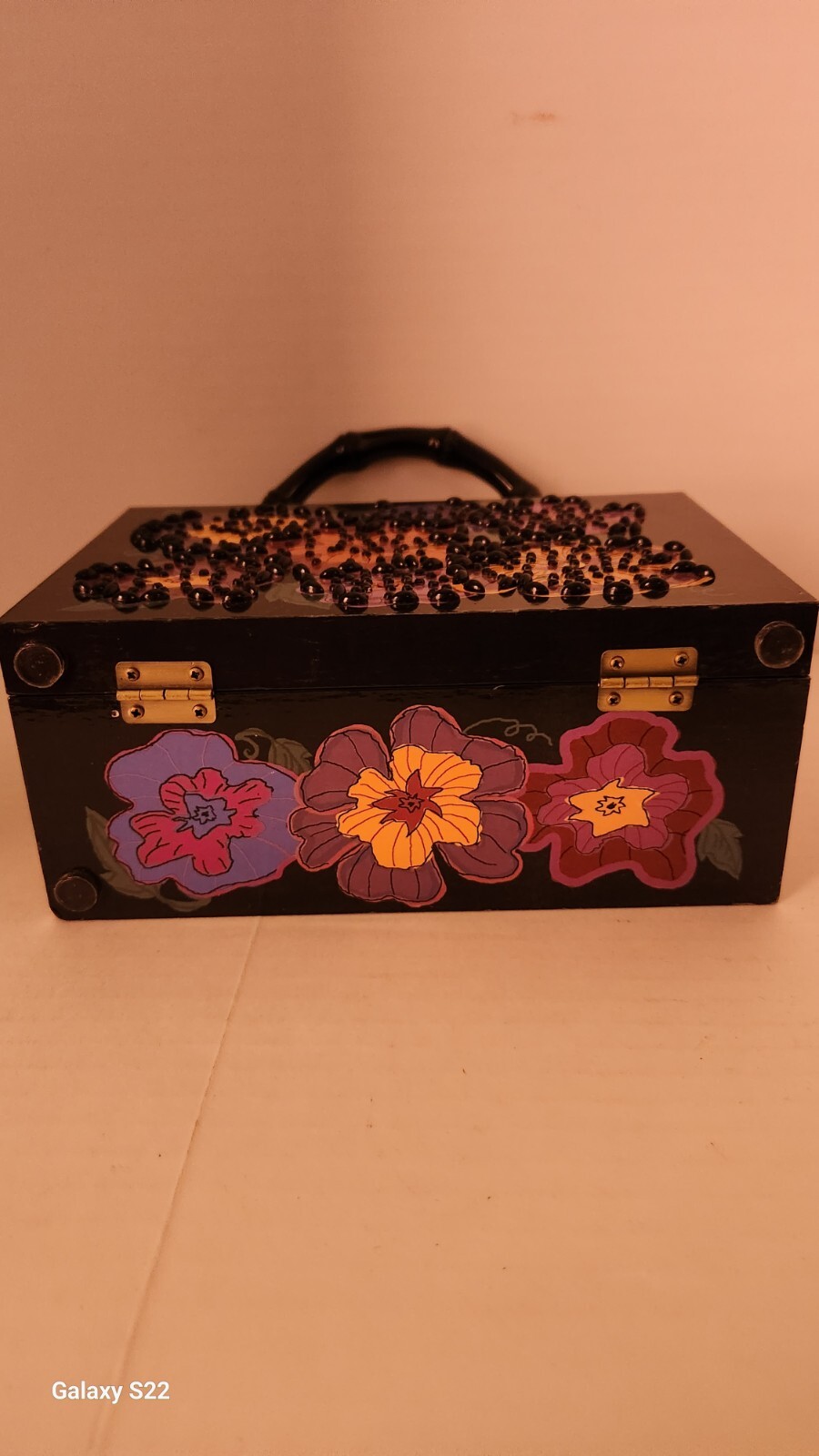 Very Nice Wooden Beaded Purse Flower Design Made In China!