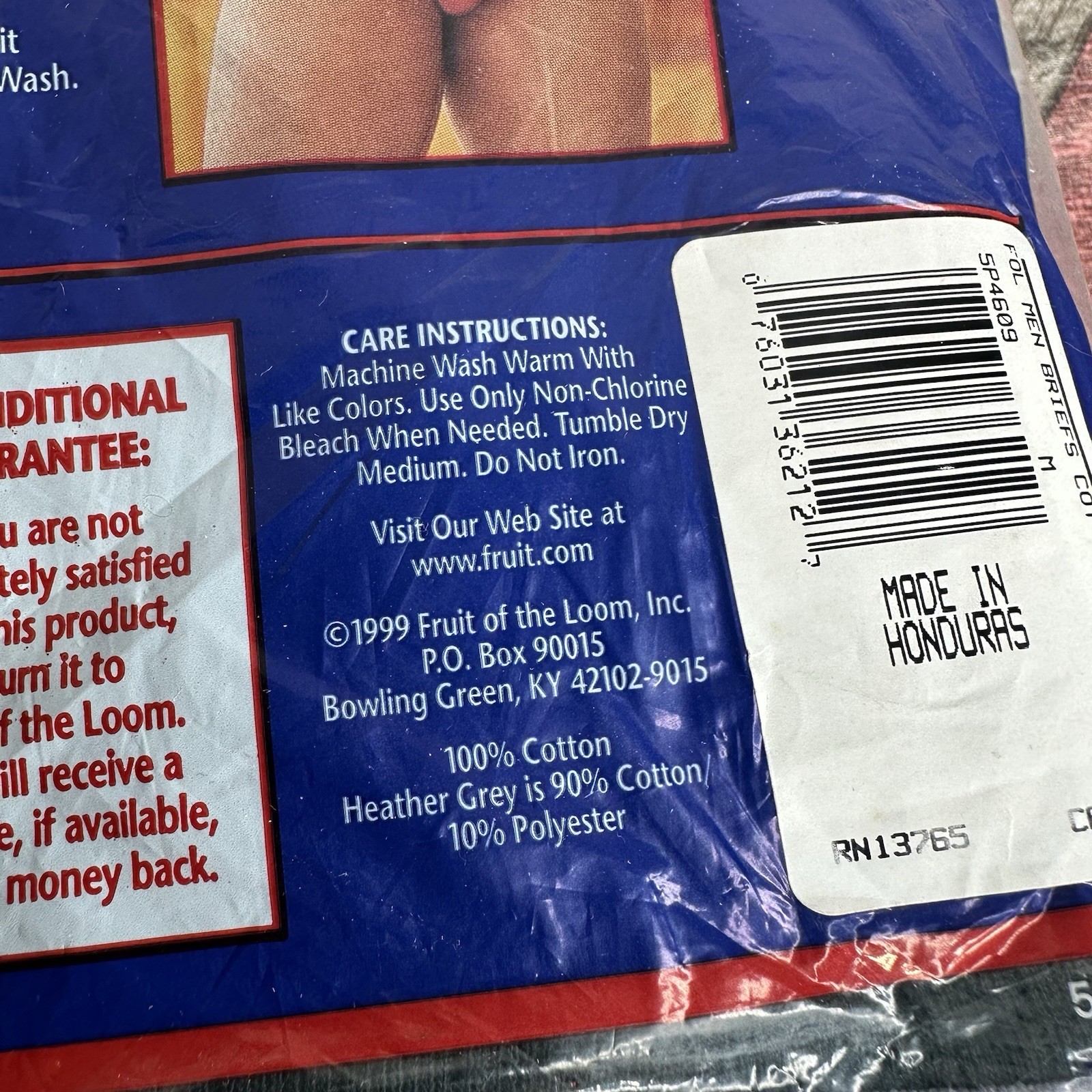 VTG 1999 Fruit of the Loom Ribbed Briefs 34-36 Medium 5 Pack Small Tear In PKG