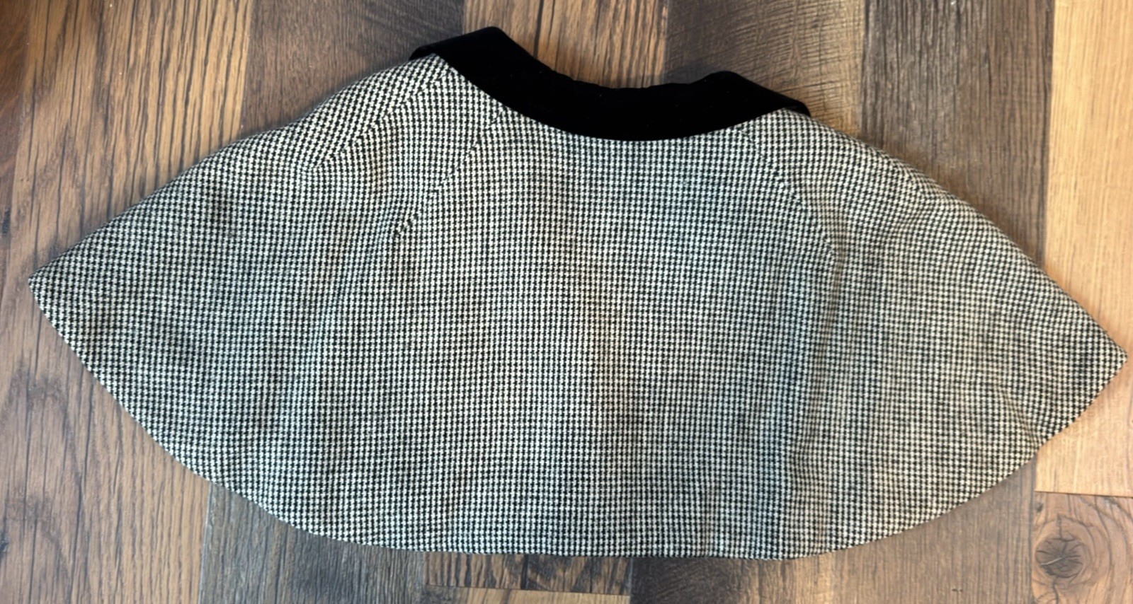 VTG Balenciaga 10 Avenue George V Numbered 3-Piece Houndstooth Suit with Capelet