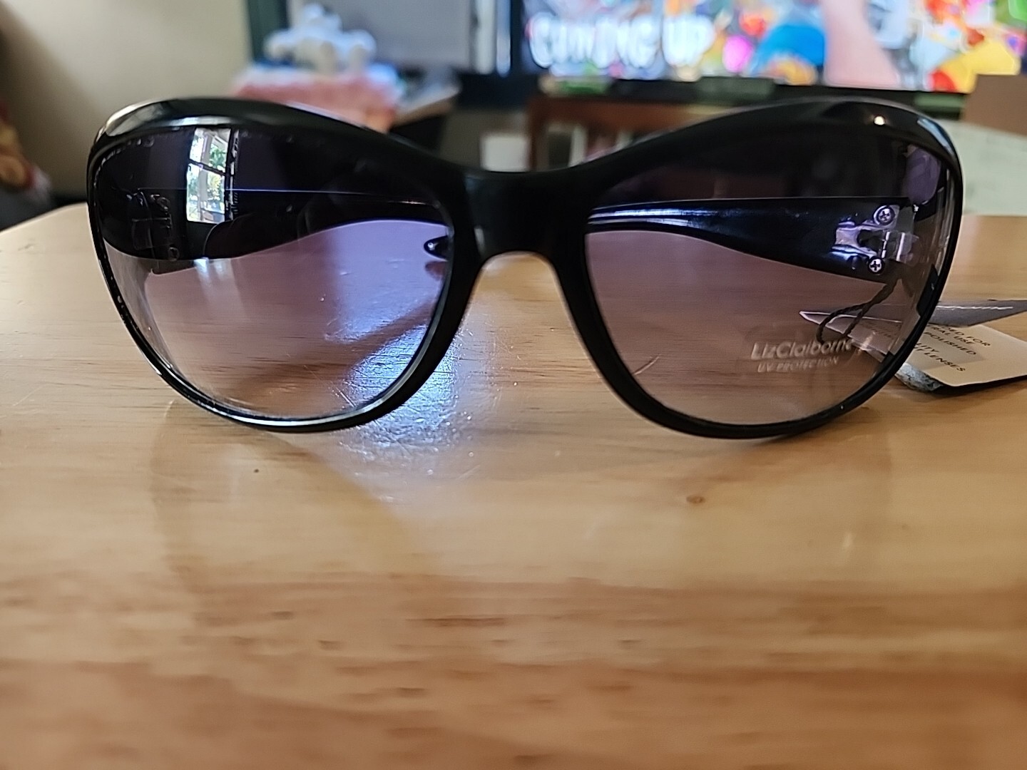Sunglasses By Liz Claiborne 100% UV Brown Lenses & Frame Rectangular Classic