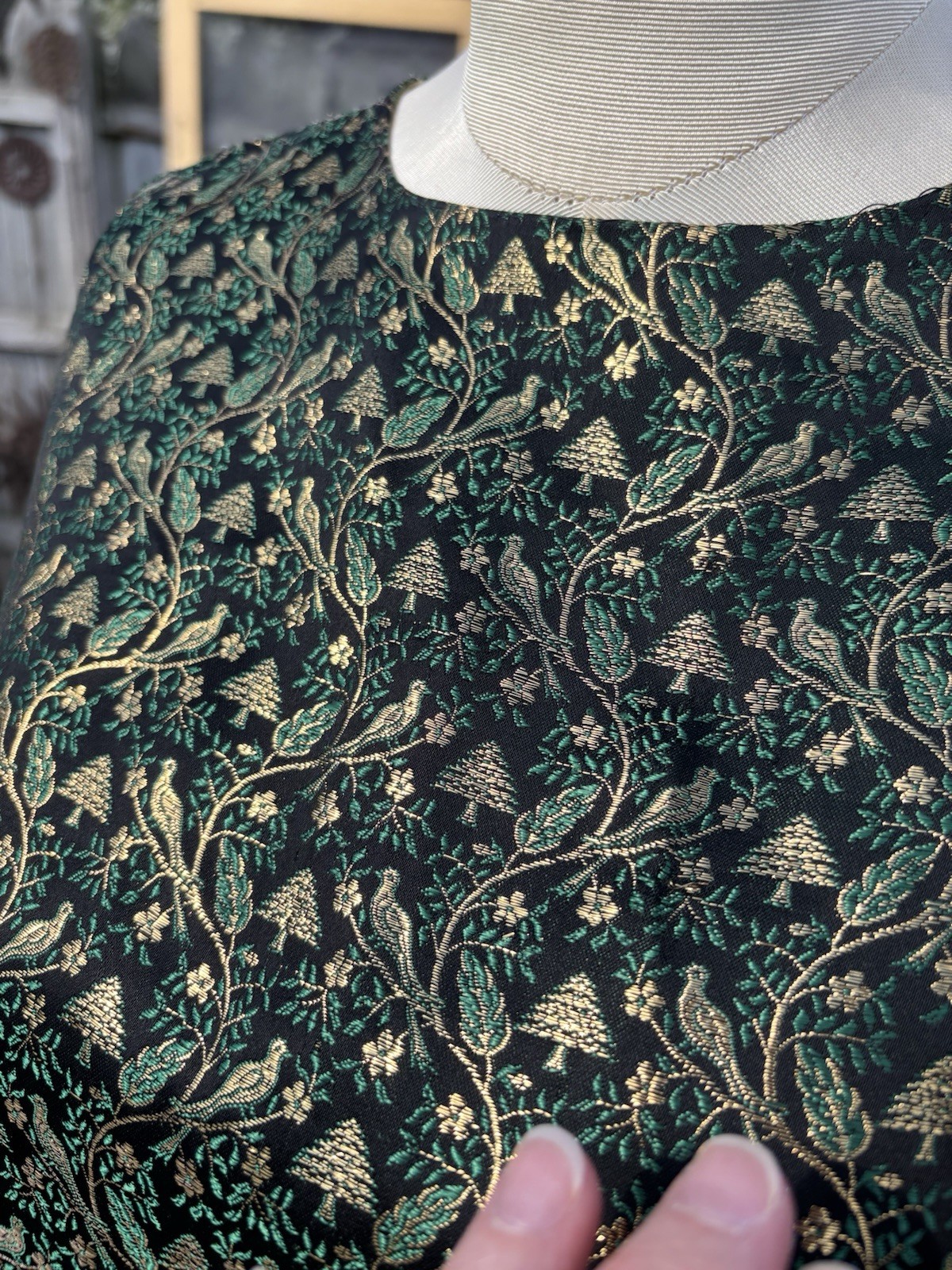 VTG 1960s Gold Bombshell Cocktail Wiggle Dress Green Black Bird Floral 38x38x40