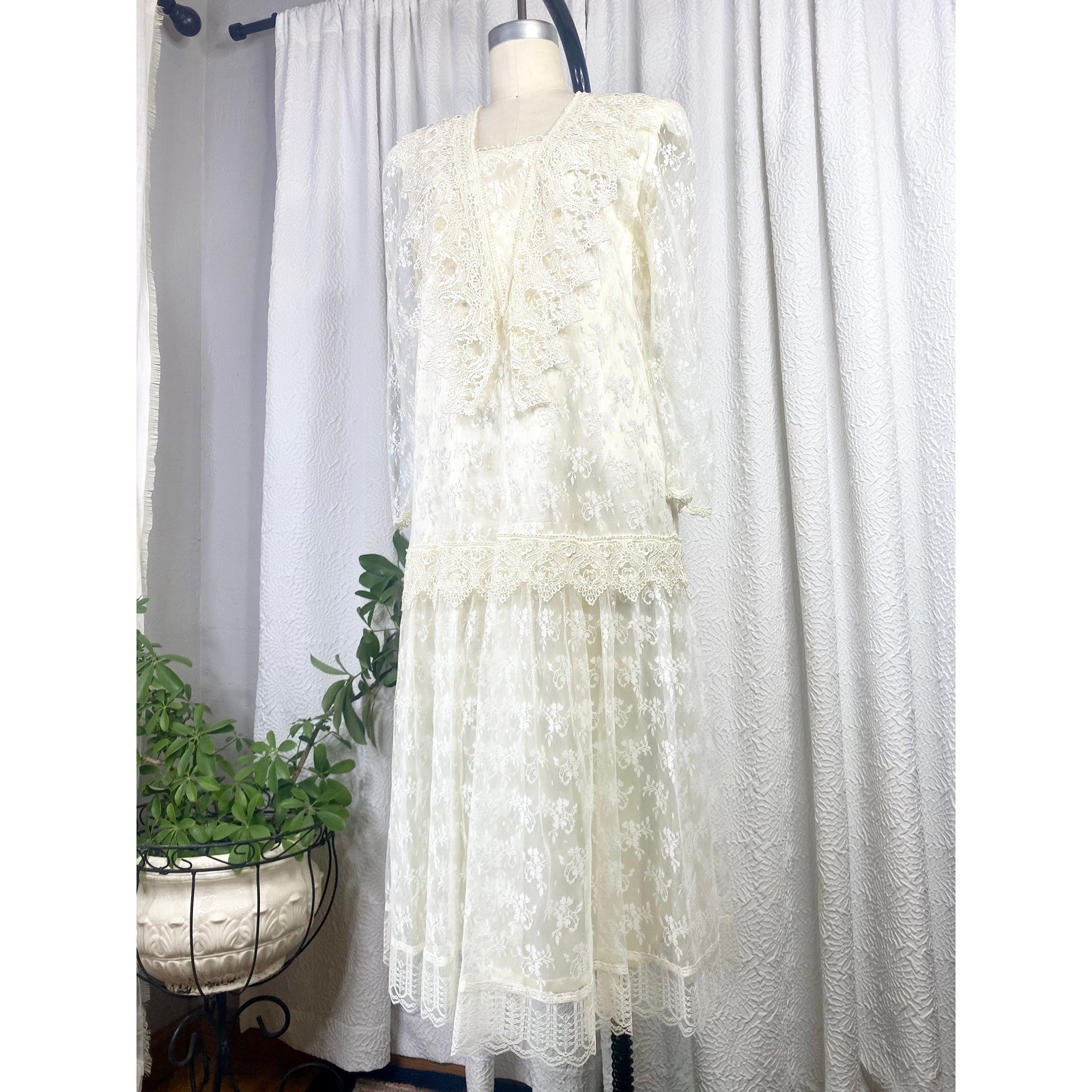 Vintage 1980s White Lace Drop Waist Wedding Dress, Size Medium