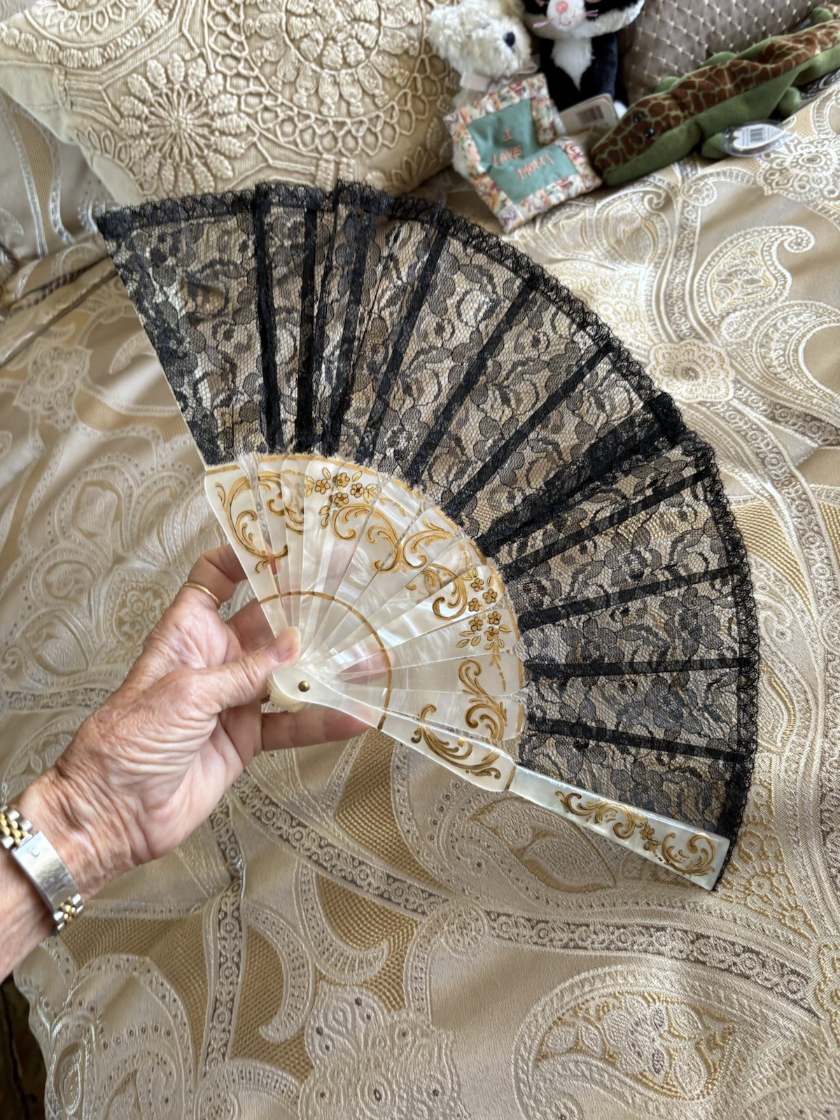 BELIEVE to be Art Nouveau Hand Fan Lace / Mother of Pearl