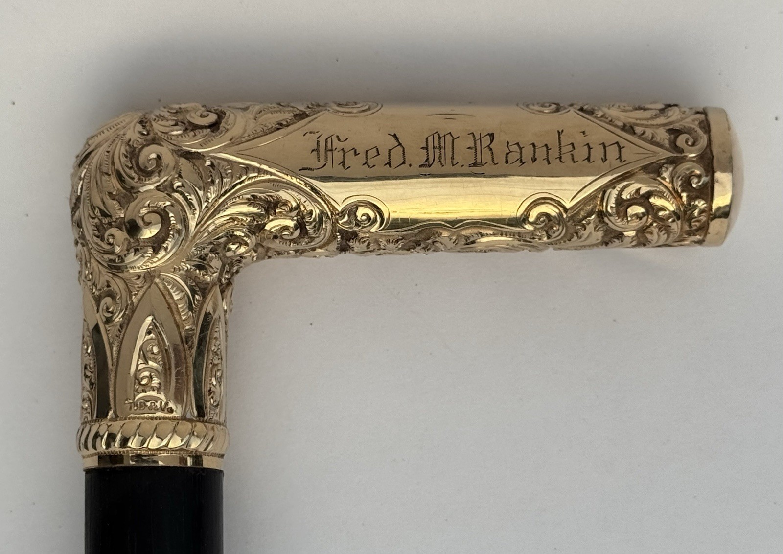A VERY FINE ANTIQUE THEODORE D. & VICTOR GOLD FILLED CANE WALKING STICK