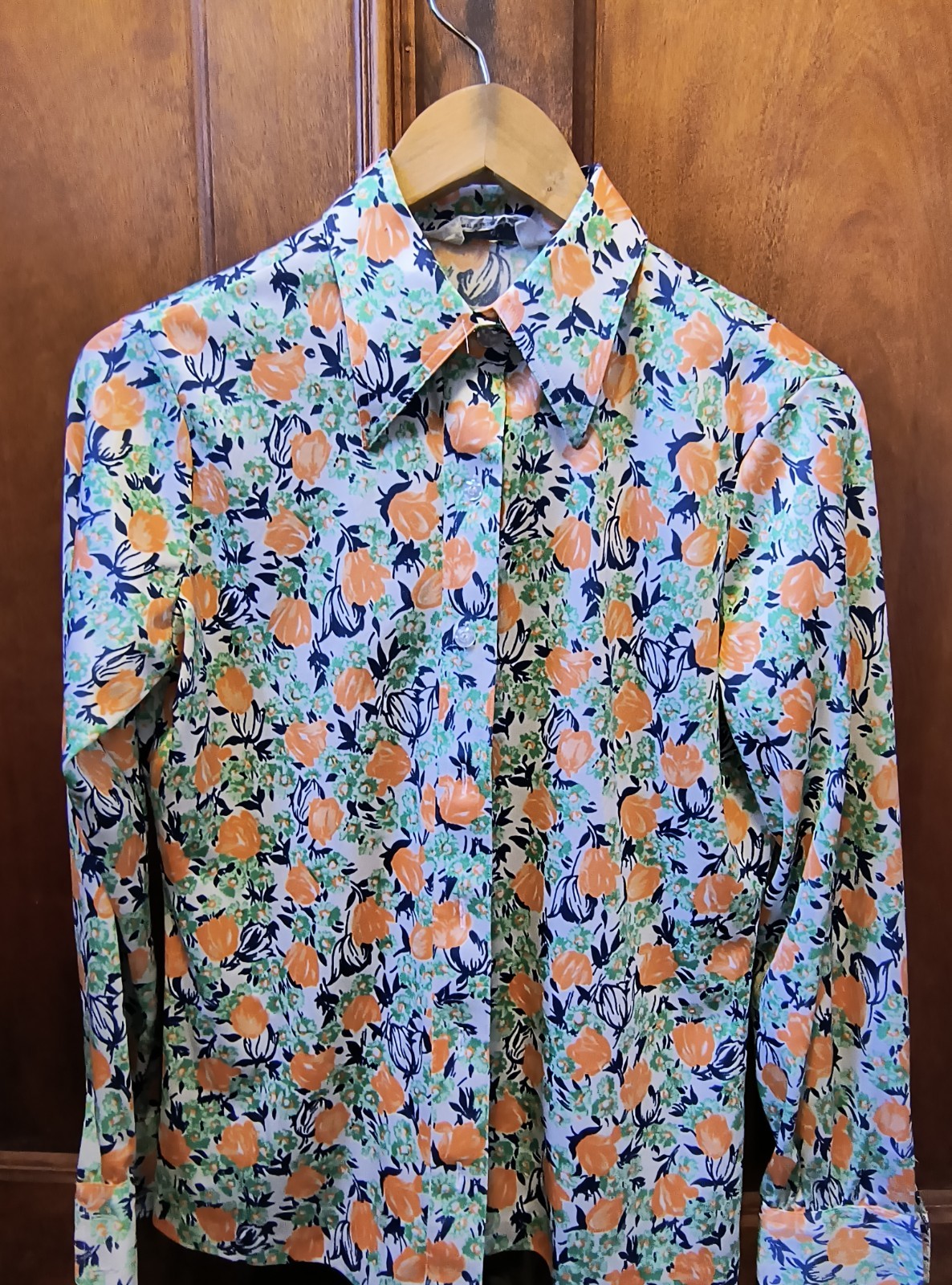 Women’s vintage Hooper blouse, delightful tulip print, made British Hong King
