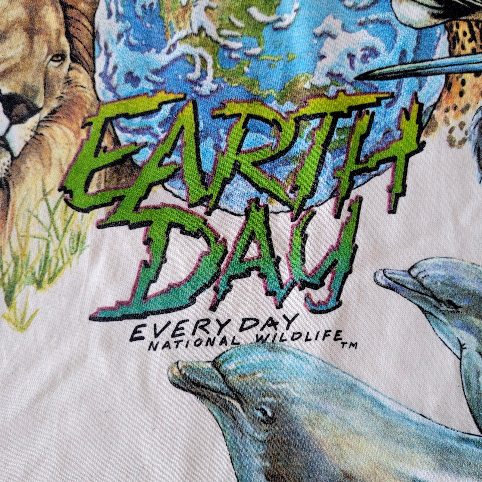 Vintage 90s T Shirt Earth Day Everyday Peter Kull Wildlife Large Detailed NEW