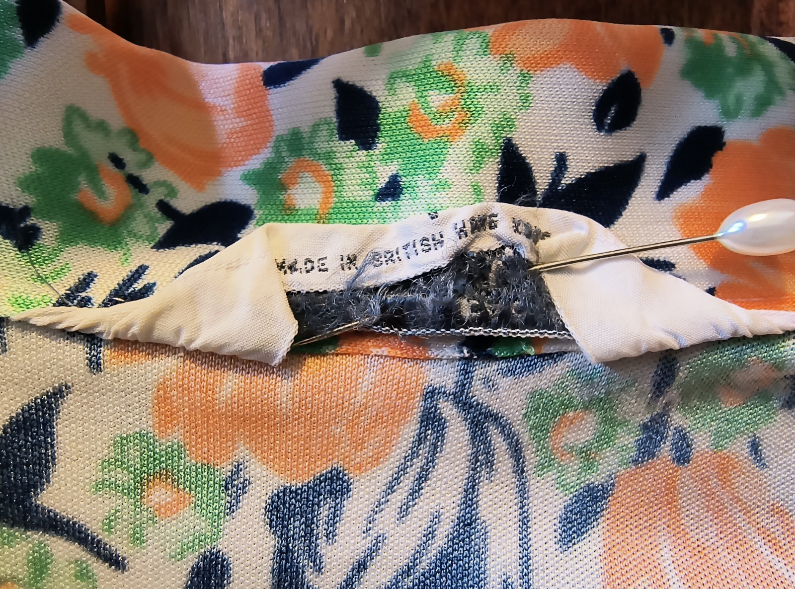 Women’s vintage Hooper blouse, delightful tulip print, made British Hong King