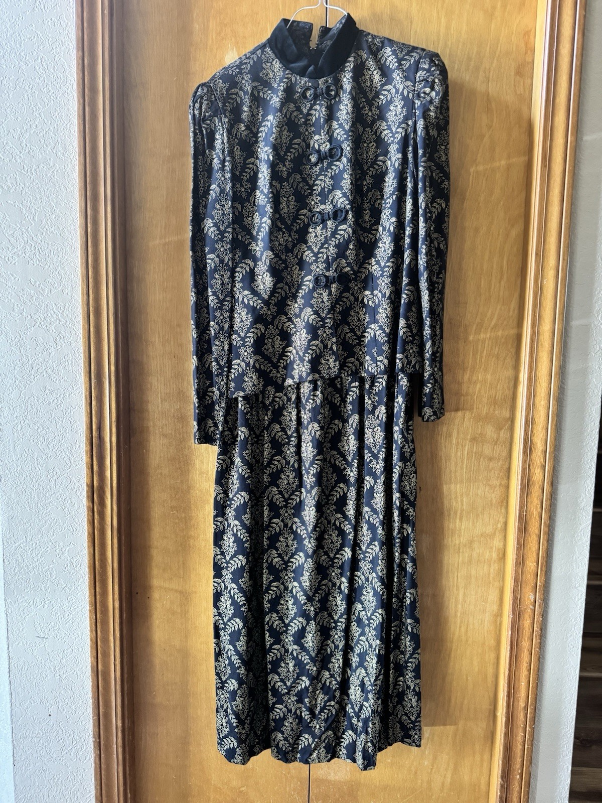 Karin Stevens Women’s Grandmacore Dress Vintage, Size 8 Black And Gold long