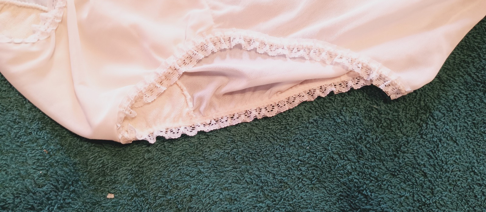 CAROLE VINTAGE PANTIES sz 5 WHITE NYLON PLAIN DESIGN LEG TRIM- WEAK WAIST #A1-17