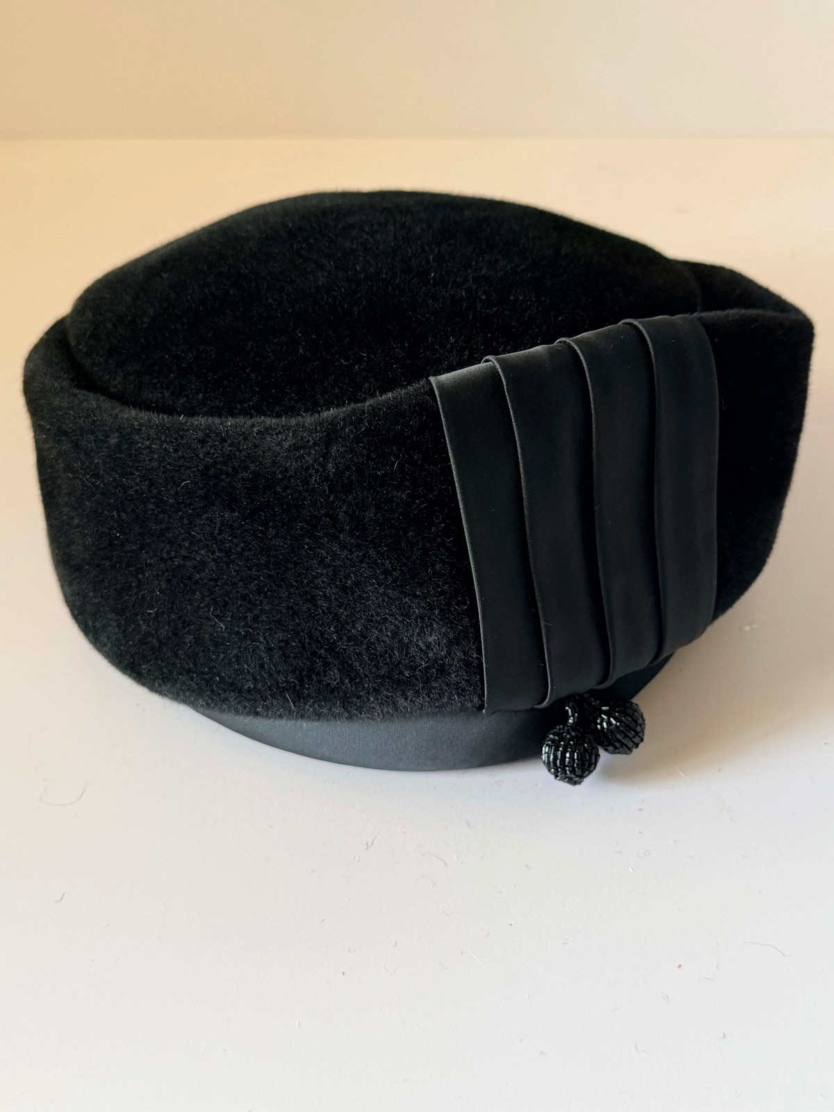 1960s Francois Paris New York Black Velvet Pillbox Hat Vintage Cocktail Hat