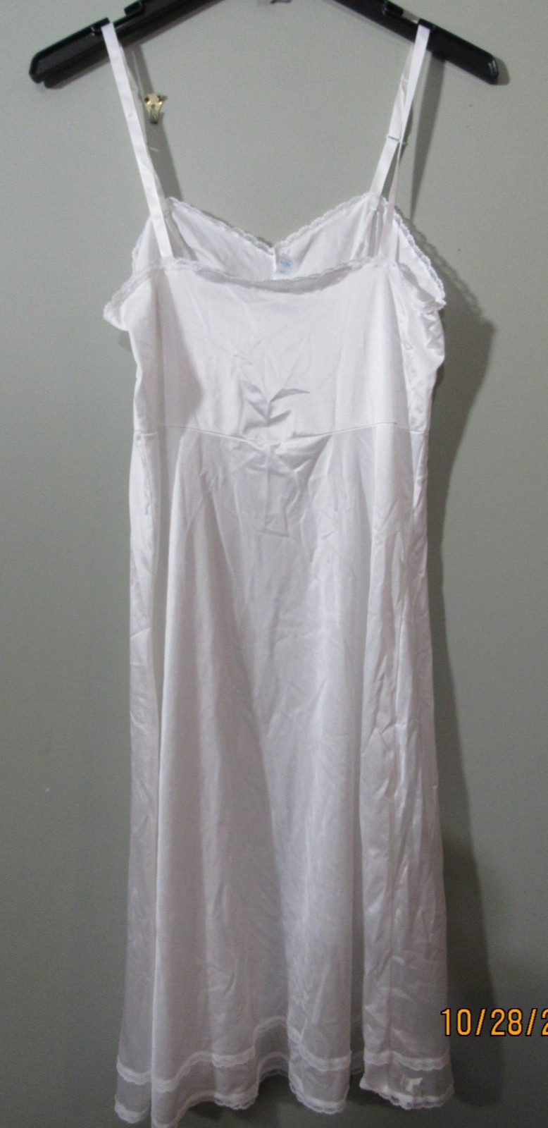 VTG. WOMEN’S FULL NON CLING NYLON SLIP WHITE SIZE 38 VGUC