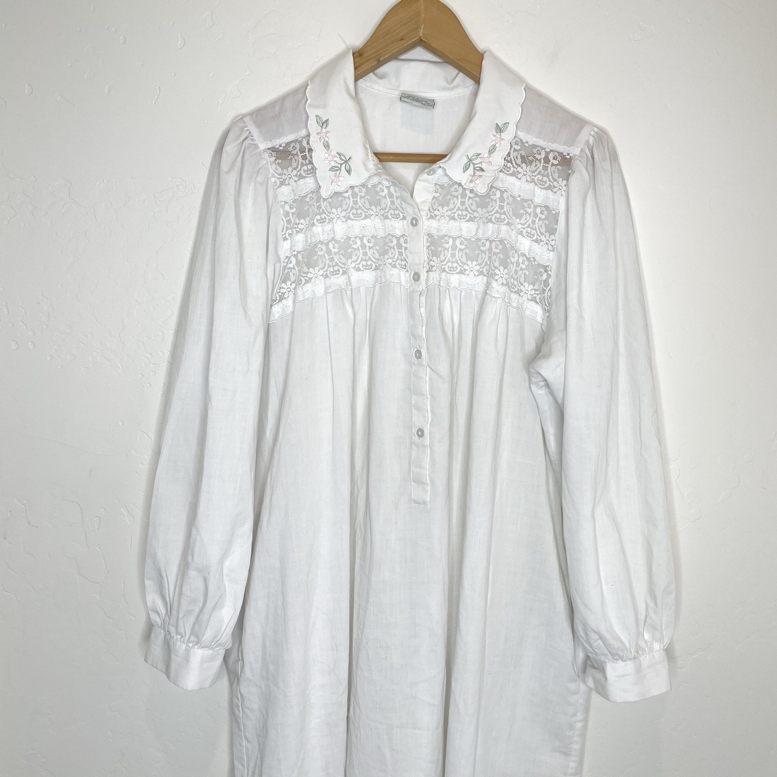Vintage Gilligan O’Malley Modest White Long Maxi Length Nightgown Womens Medium