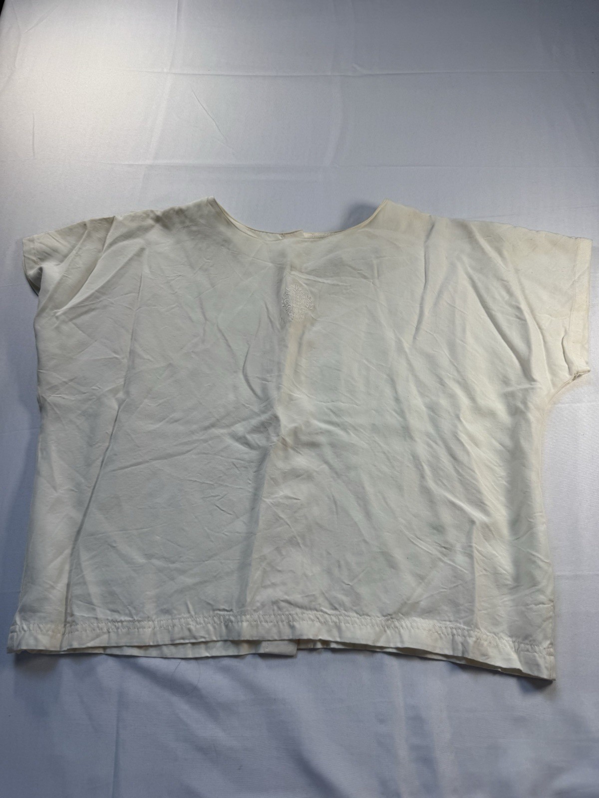 Vintage 80s/90s Red Hot Lightweight White Back Button Closure Blouse Women’s L