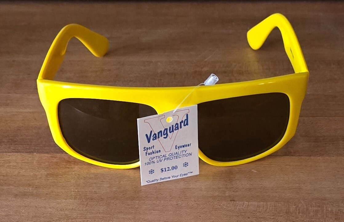Vtg VANGUARD Yellow PLASTIC Sunglasses NOS TAGS Sport FASHION Eyewear 100% UV
