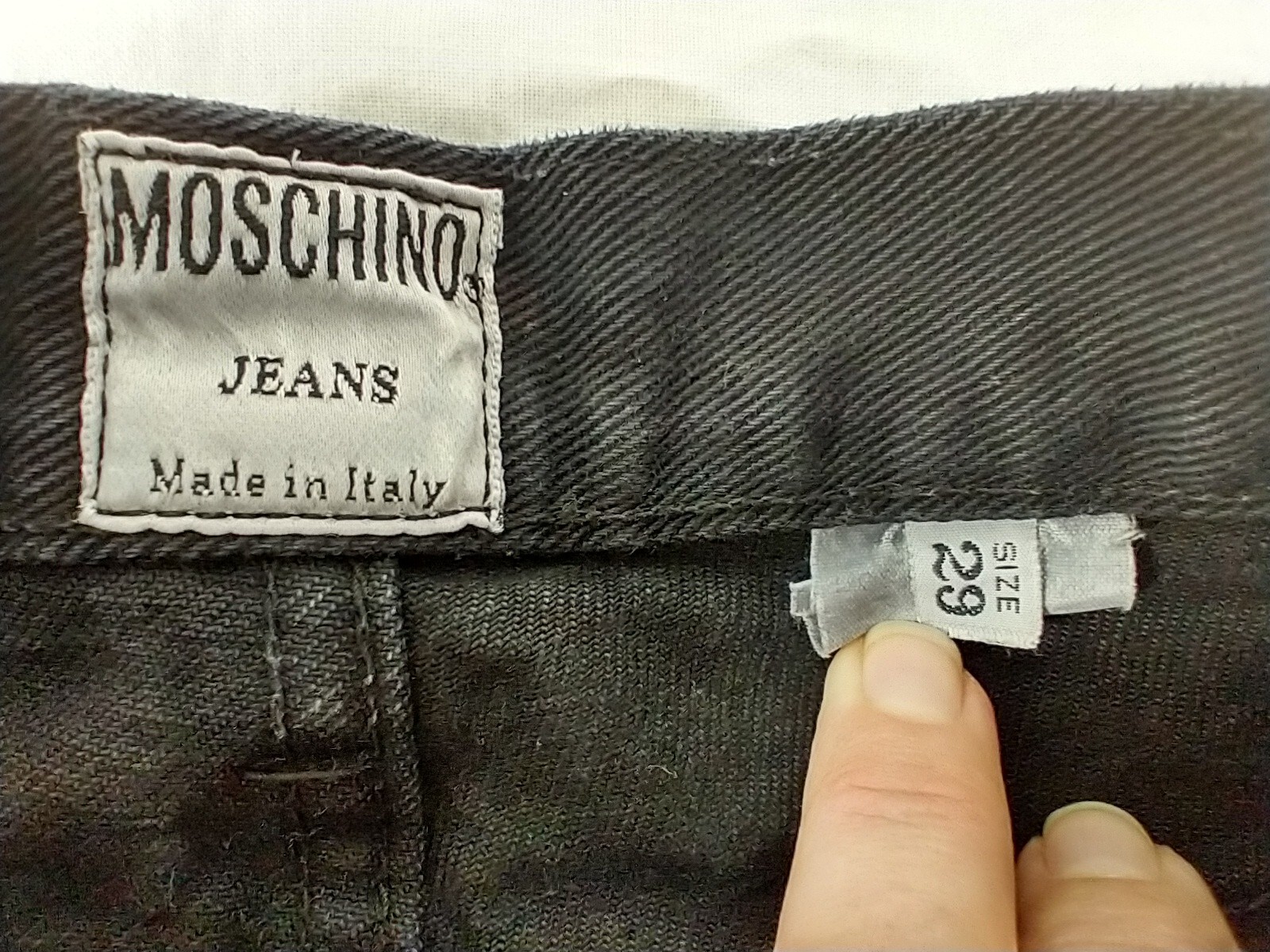 Vintage Moschino Women’s Jeans Pants W/Peace Sign On Its Pocket Size 29 CF