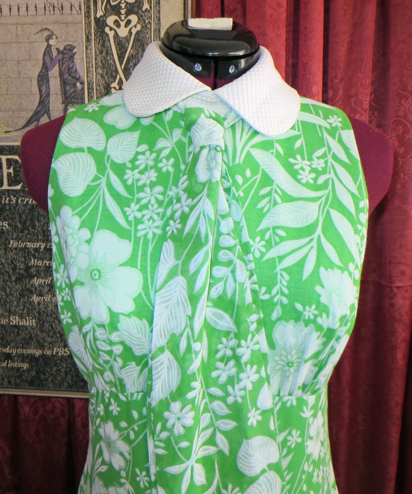 1960s 1970s Green/White Floral Maxi Dress with Large Neck Tie XS/S