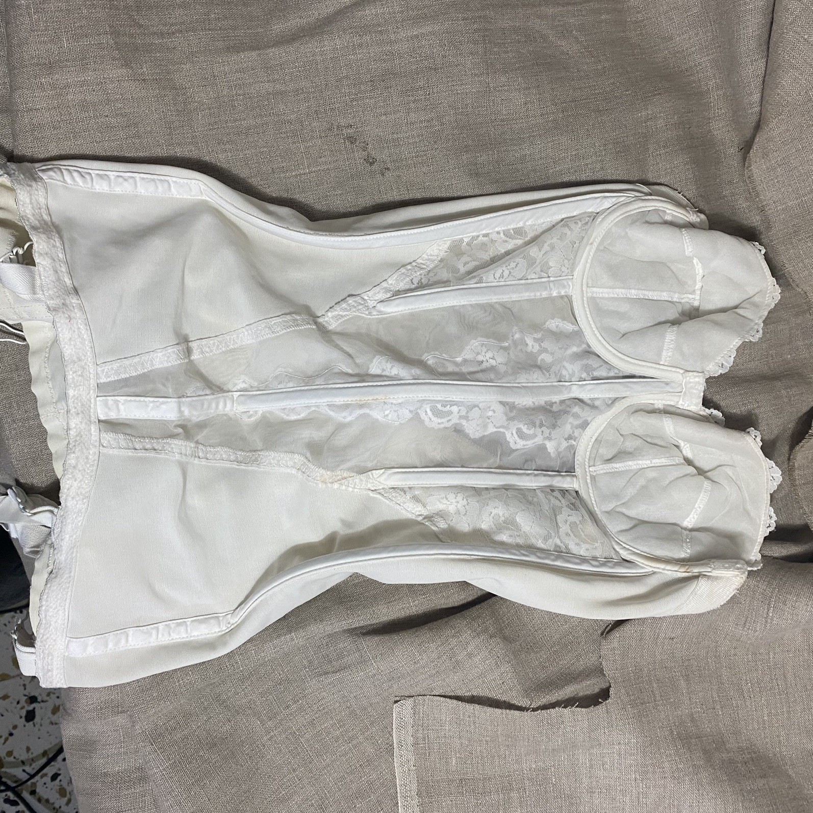 Marry Widow Vintage 50-60’s white strapless corset 33b