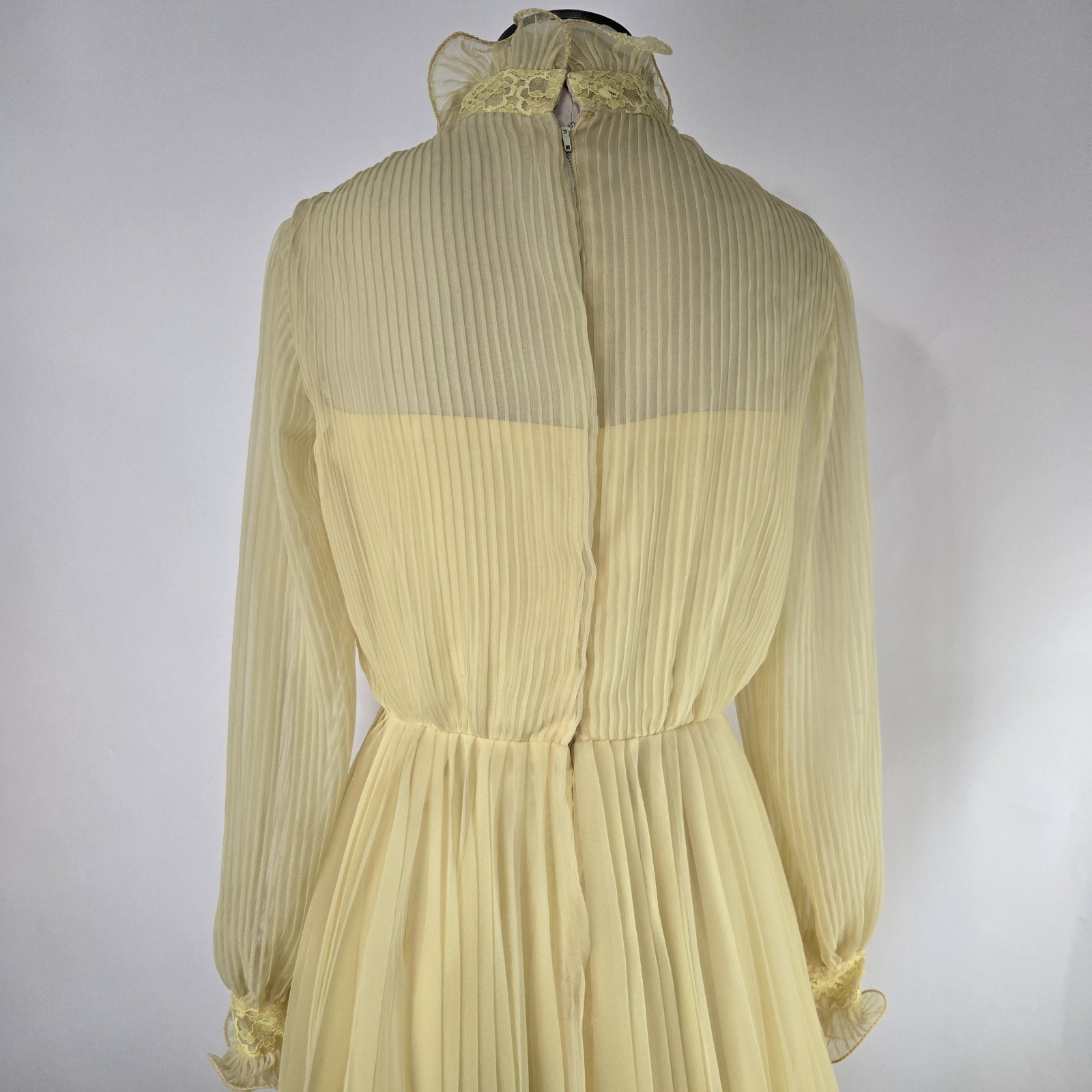 Vintage 60’s Miss Elliette Chiffon Ruffled Lace Dress Size M High Ruffle Neck