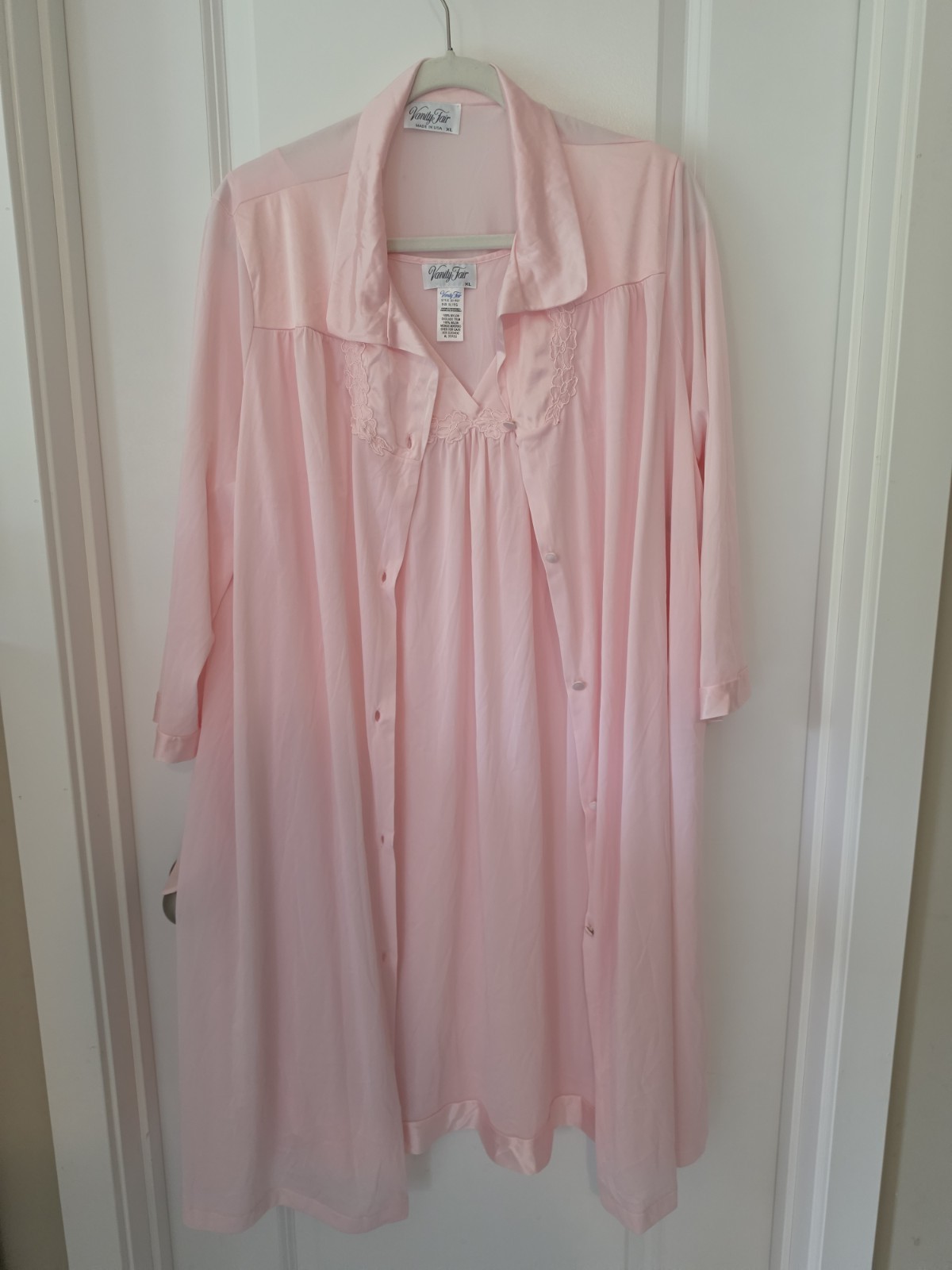 Vtg Vanity Fair Pink Nylon Nightgown Robe Set XL Embroidered Floral Lingerie USA