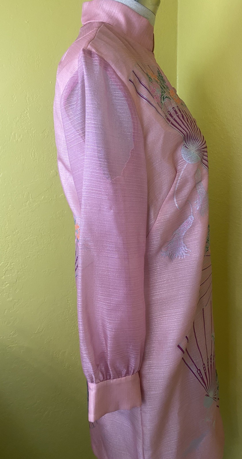 Vintage 60s 70s Alfred Shaheen Pink Fan Print Hostess Shift Dress Sheer Sleeve