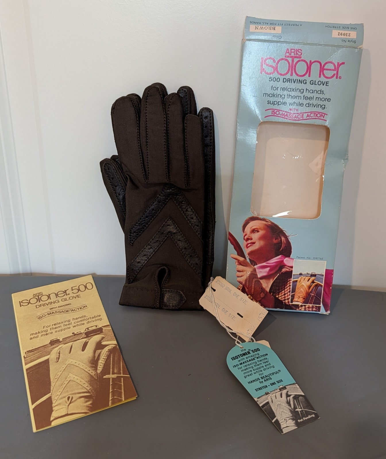 Vintage ARIS Isotoner 500 Driving Gloves Women Brown NEW In Box Classic Gift