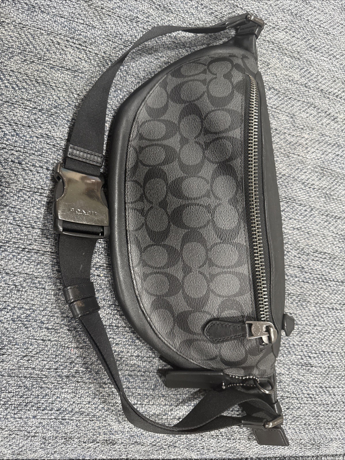 Signature Coach Warren Belt Bag Black/Charcoal Grey Leather E2157-F78777