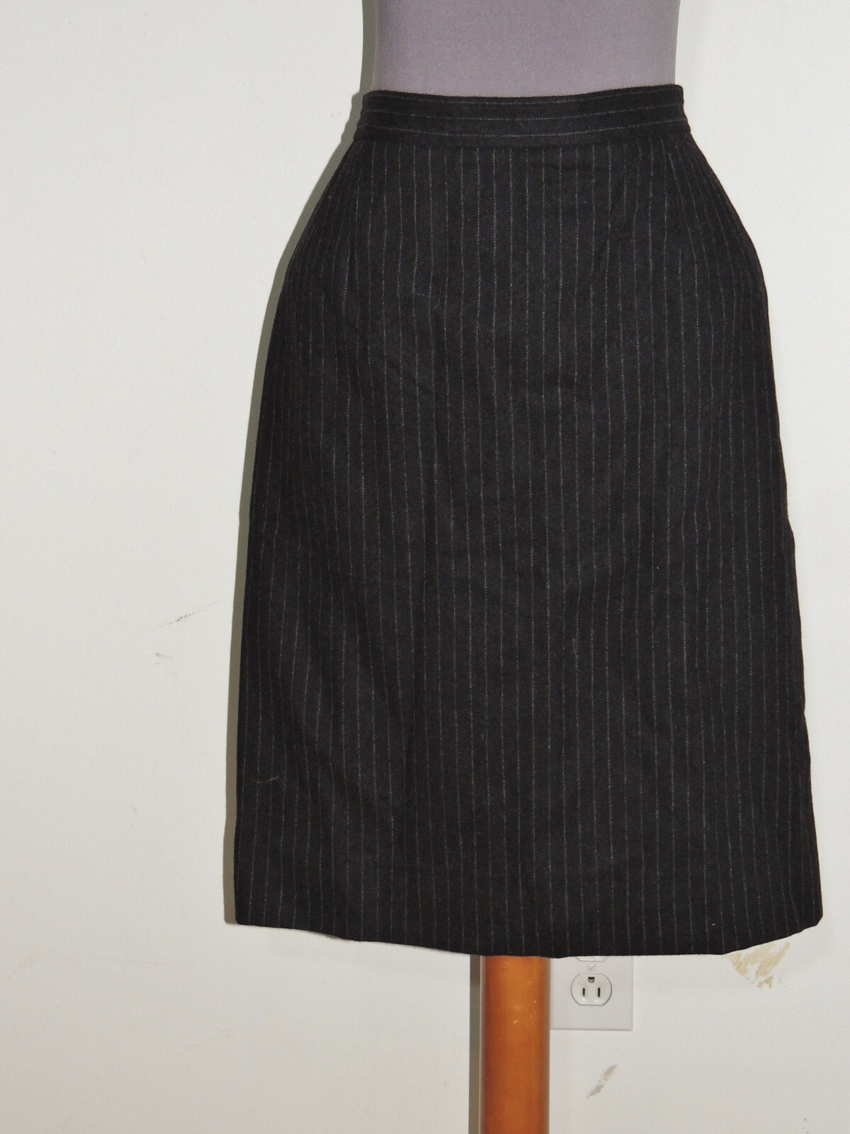 Yves Saint Laurent YSL Rive Gauche Gray Pin Stripe Wool Skirt sz 44 w- 30 1/2