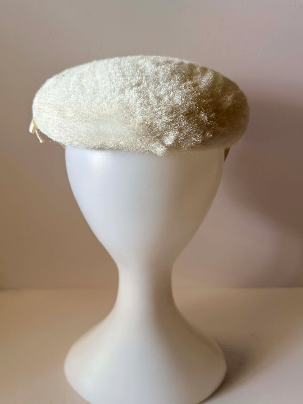 Vintage Ivory Faux Fur Pillbox Hat | Mid Century Winter Hat | Soft Faux Fur