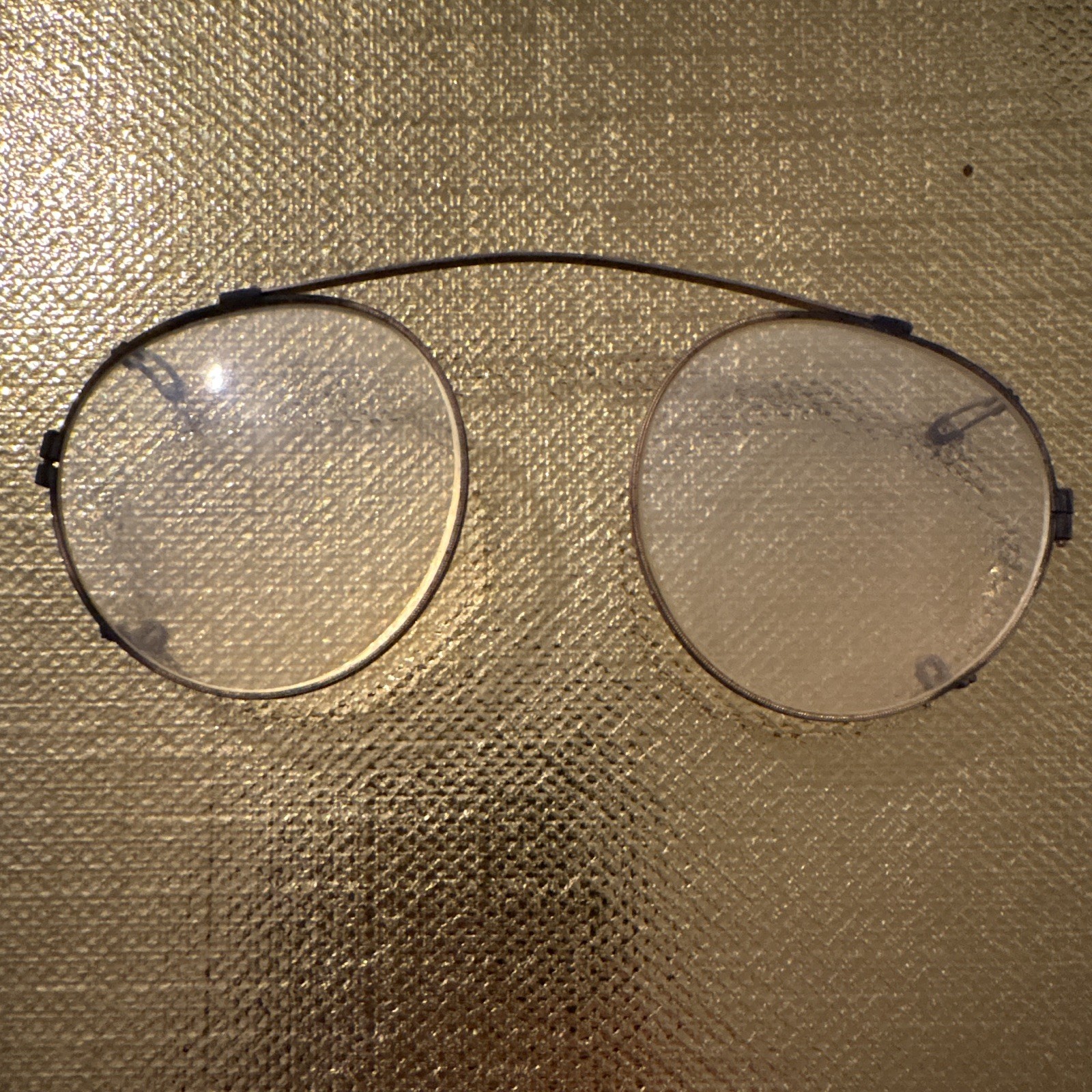 MOSCOT “Clipzen vintage circular clip-on glasses”