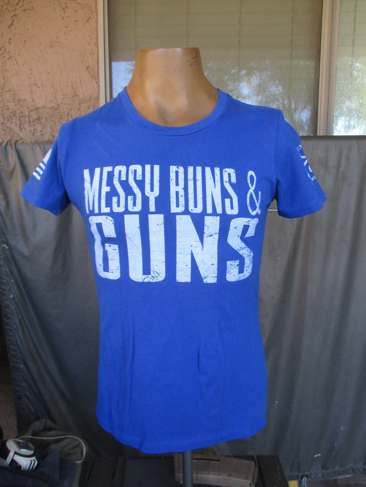 GRUNT STYLE, Messy Buns & Guns, Women’s T Shirt, Large