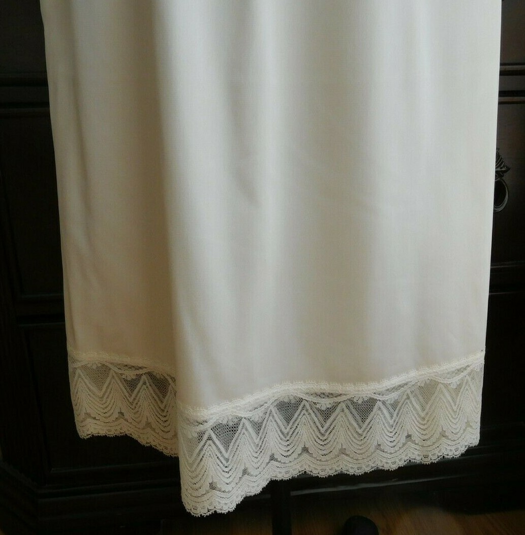 VINTAGE UNITED KINGDOM ST. MICHAEL WOMEN’S NYLON HALF SLIP SIZE 14-16 EXTRA LONG