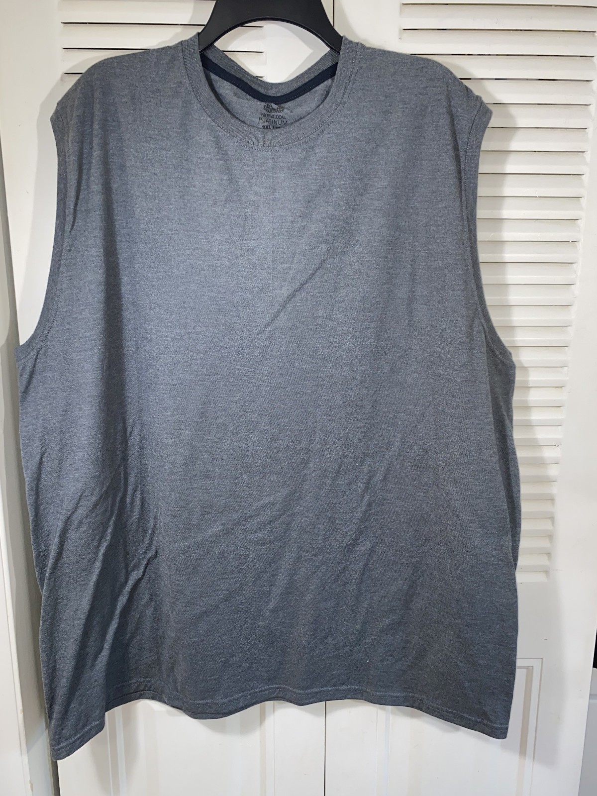2 XL fruit of the loom sleeve less tee shirt gray chest 54″ 31″ long