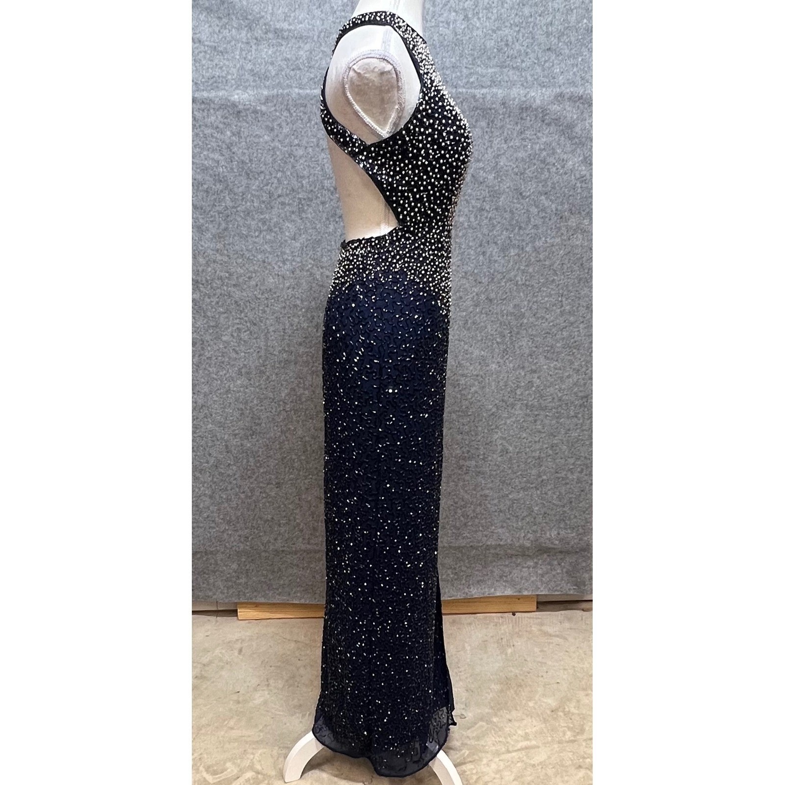 Sean Xpress Navy Blue Silk Beaded Open Back Halter Maxi Gown Prom Formal Dress S