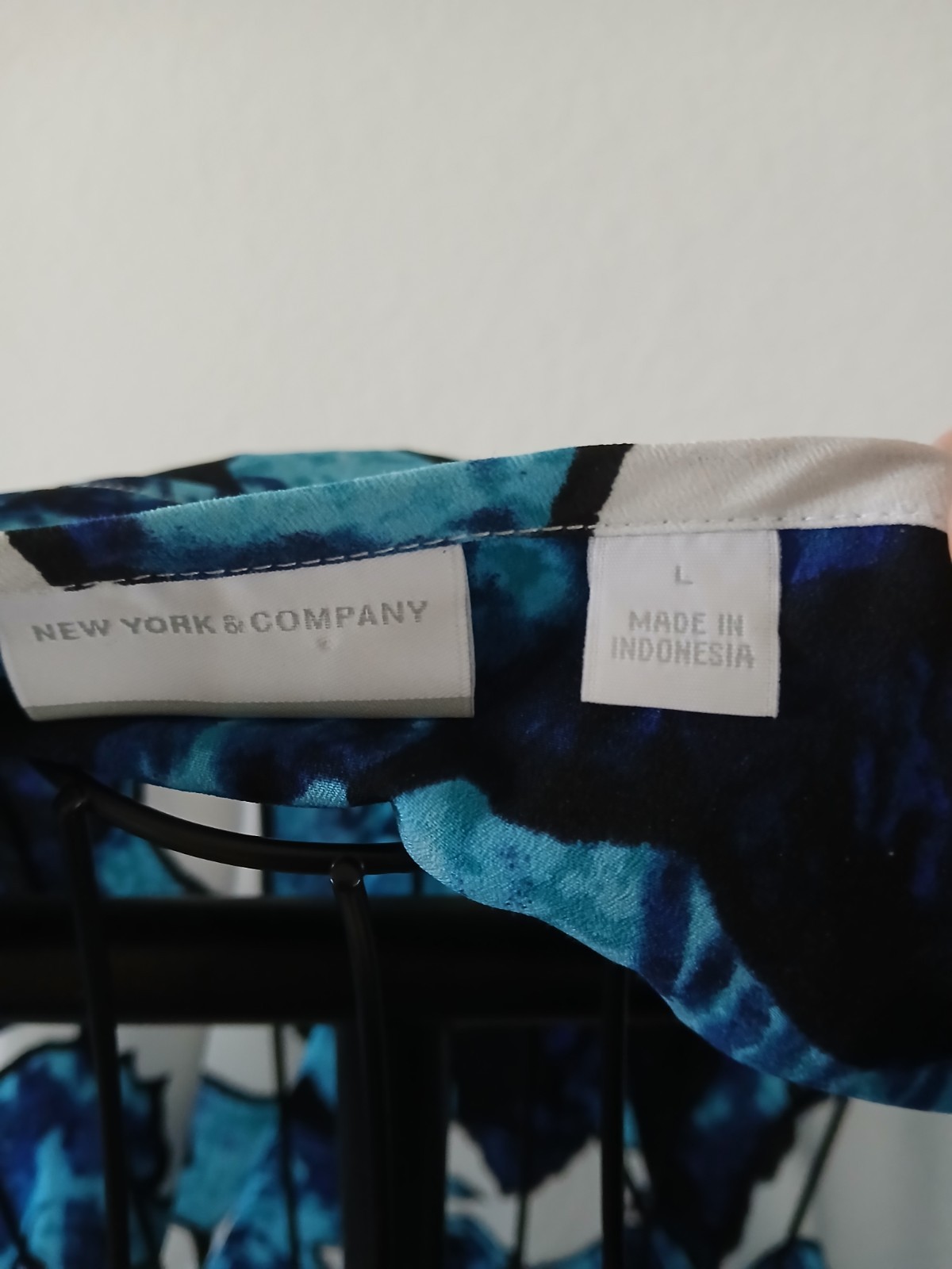 Women’s L Blue Mulicolored Adjustable Long Sleeve Polyester Blouse