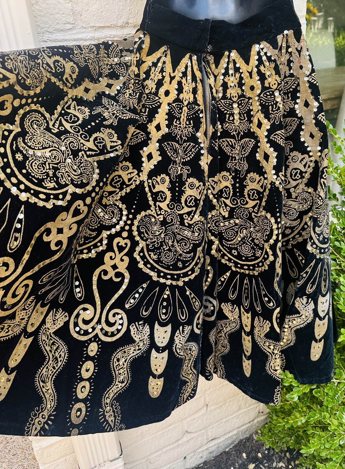 ✨ STUNNING 1950s VINTAGE BLACK FULL CIRCLE EMBELLISHED SKIRT ✨