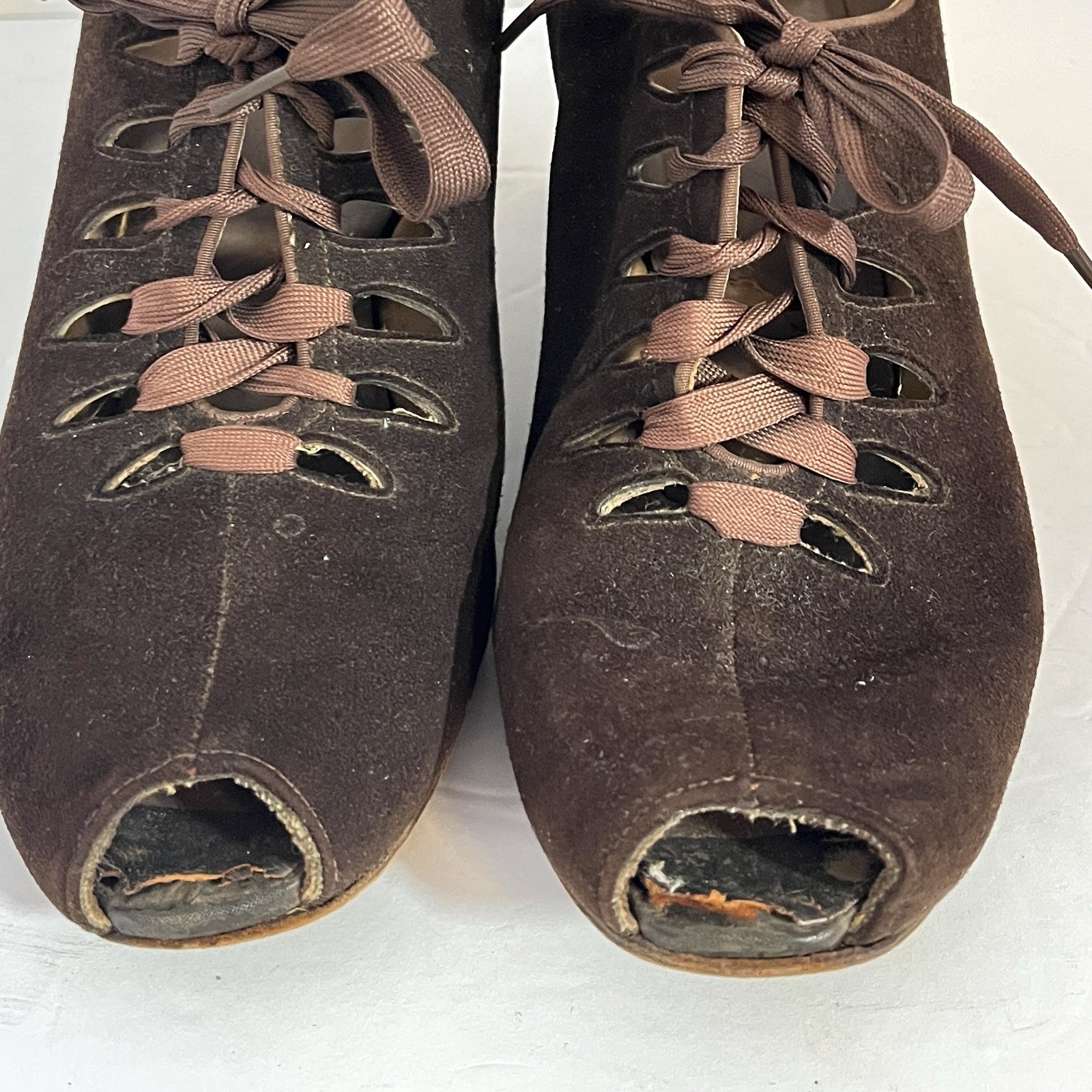 Vintage 1940s Womens Shoes Peep Toe Brown Suede SELBY Heel Laces COLLECTOR ITEM
