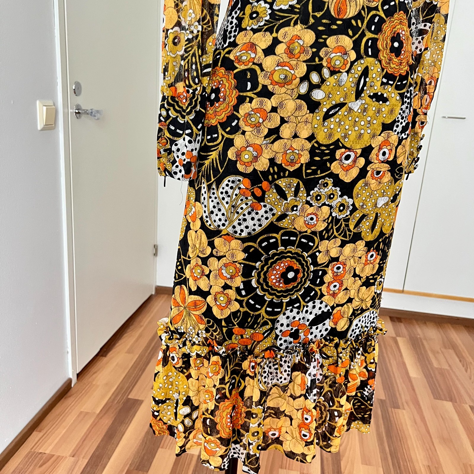 1970s Psychedelic Floral Midi Dress Long Sleeves Boho Hippie Ruffle Hem Aline