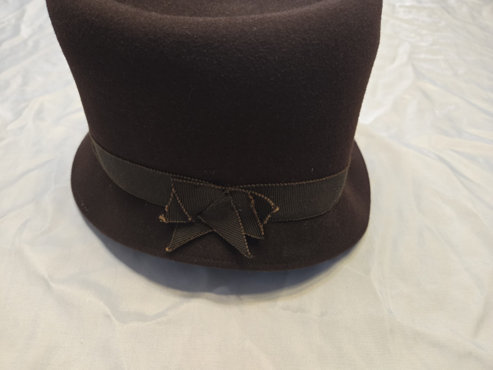 Vtg Stetson Fifth Avenue Womens Cloche Hat 22.5 Brown Wool Felt Ribbon Luxury