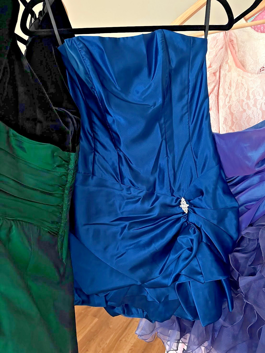 Vintage70’s- 90s Y2k Resellers Lot Of 28 Dresses/skirt /sweater Mixed Lot